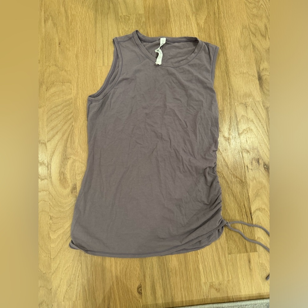 Lululemon workout top